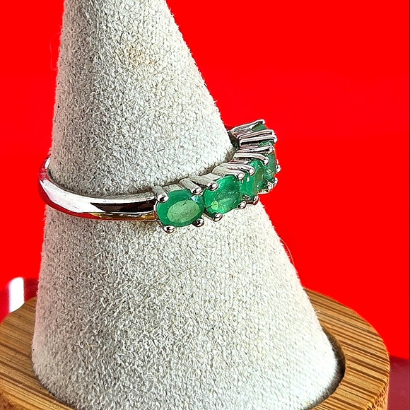 Natural Emerald 4x3mm 925 Sterling Silver Band - Picture 6 of 13